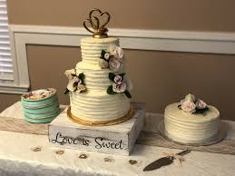 I added more carrots ( 3 ) and made it like cake, so i had to bake it more time ( 50 min ). I Made My Mom S Wedding Cake Italian Cream For The Bottom And Top Tiers Carrot Cake For The Middle And Side Cakes Baking