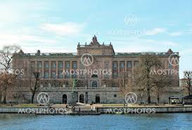 Découvrez les horaires, comment s'y rendre, comparez les prix, réservez et regardez les photos et expériences. Sveriges Riksdag I Stockholm Av Maria Groth Mostphotos
