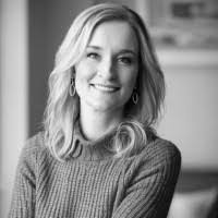 Leah Hunt's Instagram, Twitter & Facebook