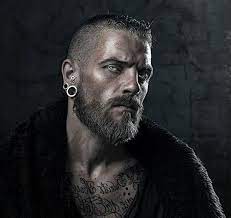 Shave everything down till you get to the top sides of your head and leave choppy hair on top. 30 Kickass Viking Hairstyles For Rugged Men Hairmanz