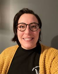 Deanna Iverson's Instagram, Twitter & Facebook