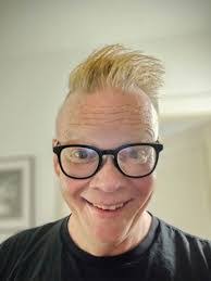 Kristian Wolf's Instagram, Twitter & Facebook