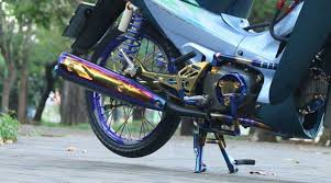 Jun 08, 2021 · selain menangkap heru, polisi juga mengamankan barang bukti satu unit sepeda motor honda scoopy warna merah hitam nomor polisi dh 4754 kr, satu unit handphone merk vivo y12 warna hitam merah serta. Modifikasi Honda Karisma Bergaya Thai Look Nan Simple