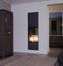 Doorkijk Gashaard Die Woonkamer Met Keuken Verbindt Schauen Sie Durch Ein Gasfeuer Das Wohnzimmer Mit Kuche Verbind Kaminbau Haus Und Wohnen Wohnzimmer