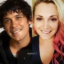 Eli Bob's Instagram, Twitter & Facebook