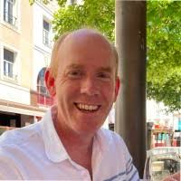 200+ profilů „Robottom“