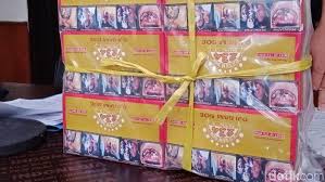 We did not find results for: Begini Cara Bedakan Rokok Palsu Dan Rokok Asli