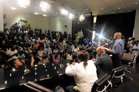 Hy sal vir die duur van sy skorsing egter steeds sy salaris en ander ampsvoordele ontvang. Ace Magashule Still Singing Zuma S Praises