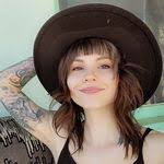 Holly Sikes's Instagram, Twitter & Facebook