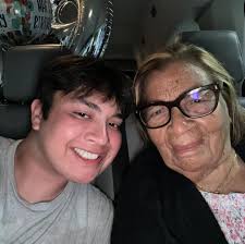 This Art Kid just graduated High School! 🎓🎨 #graduation  #highschoolgraduation2021 #artist #classof2021 #miamiartscharter