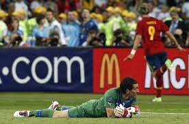 Furia Roja Makes History Eurocup Champs 2008 2012 World Cup Champs 2010 Espana H Euro 2012 Uefa European Football Championship National Football Teams
