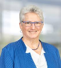 Karen Greenwell's Instagram, Twitter & Facebook