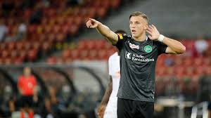 We reinvent taste, care and wellbeing experiences for millions of people, always striving to be at the forefront of sustainability in society through our solutions and operations. Sc Freiburg Neuzugang Ermedin Demirovic Immer Weiter Durchgeboxt Kicker