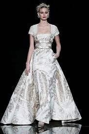 Valentino S Best Of Bridal Couture The Most Iconic Designs Ever Made Valentino Wedding Dress Valentino Dress Couture Valentino Bridal
