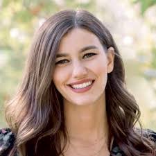 Faye Stein's Instagram, Twitter & Facebook