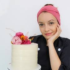 Amanda Cake's Instagram, Twitter & Facebook