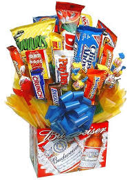 Budweiser Gift Basket If Someone Gets Me This It Be The Best Gift Everrr Beer Gifts Basket Beer Gifts Candy Bouquet