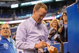 The eighth season of modern family was ordered on march 3, 2016, by abc.the season premiered on september 21, 2016. Former Vols Qb Peyton Manning To Appear On Modern Family