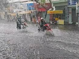 Có mây, chiều tối và đêm có mưa rào và dông vài nơi; Dgo4p Jiulr1bm