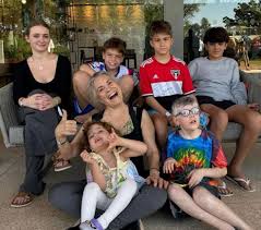 Filho de Regiane Alves e neto de Regina Duarte estreia como ator aos 10 anos