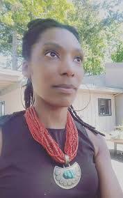 Aisha Edwards's Instagram, Twitter & Facebook