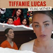 Ellie Baxter's Instagram, Twitter & Facebook