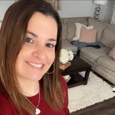 Has anyone had any issues with blonde hair turning green from the pools. My  daughters has and I'm wondering what to do to rectify this. Did you speak  to the hotel about