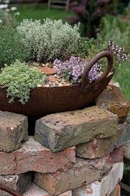 Recycle Old Bricks Into Brilliant Diy Garden Decor Without Spending Much Money Brick Garden Brick Flower Bed Flower Bed Designs