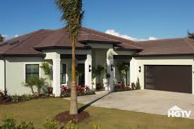 It offered an open living concept right on the water, with four bedrooms and three bathrooms sprawled across 3,500 spare feet of living space plus a big garage, a deck, and a beautifully landscaped outdoor living area. Hgtv Unveils The Hgtv Smart Home 2021 In Naples Florida