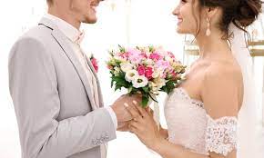 We did not find results for: Brautkleid Mit Carmen Ausschnitt Was Ihn Ausmacht Und Wem Er Steht