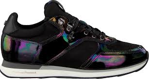 Ben je toe aan een zomerse sandaal of een nette laars voor onder een jurkje, op to be dressed staan duizenden schoenen en daar zit altijd wel iets tussen wat bij je past. Bol Com Floris Van Bommel Dames Lage Sneakers 85278 Zwart Maat 40