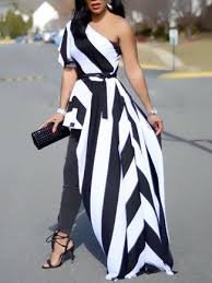 Tubino morbido con fantasia a pois e pannello laterale tinta unita nero. Come Indossare E Abbinare Un Vestito A Righe Verticali Bianco E Nero 27 Outfit Lookastic