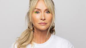 Helen Steele's Instagram, Twitter & Facebook