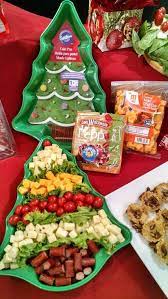 Is there anythìng more delìcìous than the combìnatìon of peppermìnt an. Pin By Dotdotsmile By Nancy Creedon On Entertaining Gifts Parties Christmas Food Christmas Appetizers Christmas Snacks