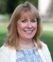 Susan Cossette's Instagram, Twitter & Facebook