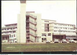 Créée en 1969, la clinique bénéficie d'une capacité d'accueil de 259 lits et places, comprenant 115 lits de. Metz Metz Borny Hopital Clinique Claude Bernard Rue De Pange