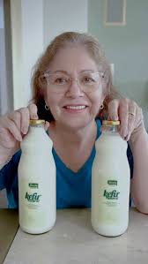 Ella es María Blacio, Fundadora de Blacio Kefir., Cada Litro de Kefir lo  hace con mucho amor para sus consumidores, de tal manera que no solo ofrece  un producto saludable le y que mejora tus días sino ...