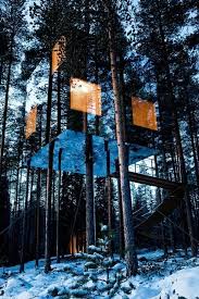 17 Maisons Habilement Camouflees Dans Le Paysage Maison Dans Les Arbres Cabane Dans Les Arbres Cabanne Arbre