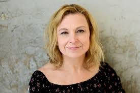 Sandra Ellinger's Instagram, Twitter & Facebook