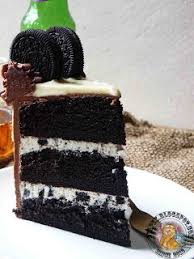 Ultimate Cookies And Cream Oreo Cake