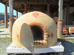 Fabrication artisanale alsacienne avec véritable chamotte. En France Fabrication Artisanale De Carreaux En Terre Cuite Avec Cuisson Au Feu De Bois Tomettes Briques Et Pieces De Decoration