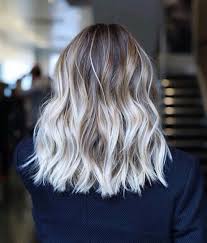 20 Superbes Facons De Porter Le Carre Long En Hiver Les Eclaireuses Cheveux Coiffure Blonde Coiffure