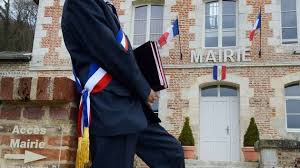 Mairie de bron is a company based out of france. Pres De Lyon Le Maire De Bron A Nouveau Menace Cible Par Des Jets De Pierres Et De Canettes