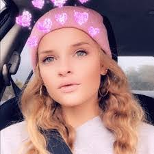 Jillian Denton's Instagram, Twitter & Facebook