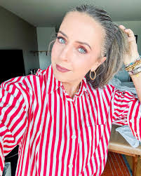 Come smell all the PHLUR fragrances with me! I'm live