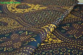 Kain Batik Mahkota Memiliki Warna Dasar Gelap Seperti Coklat Tua Yang Mempunyai Kualitas Super Dengan Jenis Kain Dasar Yang Halus Dan Ti Kain Warna Coklat Tua