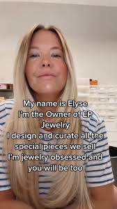 Elyse Cop's Instagram, Twitter & Facebook