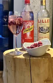 This gift set makes it easy, with the ingredients you need to make it. Lillet Wild Berry Steinbergs Wildewiese