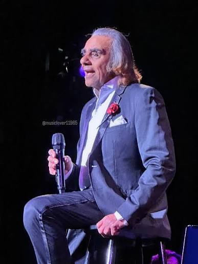 Good news via Johnny Mathis's Facebook page: “Johnny Mathis is regrettably now retired from live concerts & appearances, BUT he has newly recorded music halfway finished for a future release date. Kee