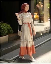 Maybe you would like to learn more about one of these? 13 Gaya Retro Yang Stylish Untuk Wanita Berhijab Womantalk